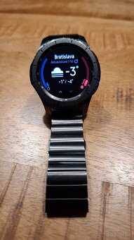 Samsung Gear S3 Frontier s remienkami - 3