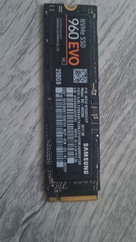 Samsung SSD 960 EVO NVMe M.2 250 GB - 3