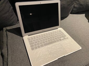 MacBook Air (13-palcový, 2017) - 3