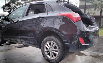 Hyundai i30 1.6 CRDI 2012 predám RIADENIE, ELEKTRICKY STLPIK - 3