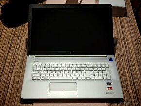 NA PREDAJ   HP laptop model 17 - 3