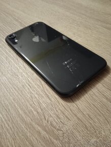 iPhone XR / 128GB čierny spredu aj vzadu praskliny - 3