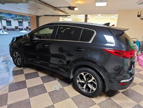 Kia Sportage (QL)  2020 gold výbava, ako nová + elektrony - 3