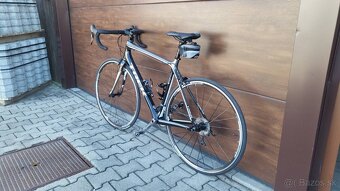 Cestný bicykel Trek Madone 3.1 full carbon - 3