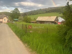 Slnečný pozemok 842 m2 v obci Beňuš, možnosť výstavby - 3