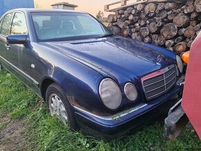 Mercedes benz W210 E220D - 3