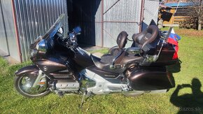 Honda Goldwing GL1800 deluxe - 3