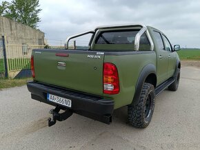 TOYOTA HILUX 3.0 D-4D A/T - 3