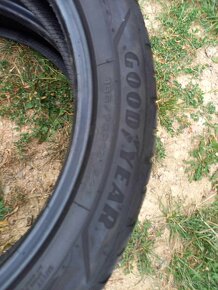 155/70R19. 84T. Goodyear zimné - 3