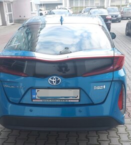 Toyota Prius hybrid plug in - 3