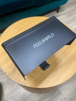 Predám čítačku textu Feelworld TP10 portable teleprompter - 3