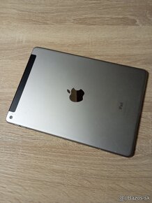 9,7" iPad Air 2/64GB mierna puklina + obal s klávesnicou - 3