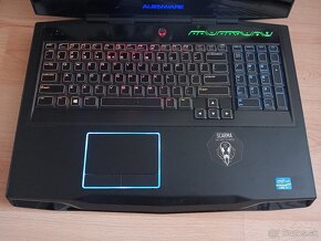 rozpredám na diely notebook Dell Alienware M17x - 3