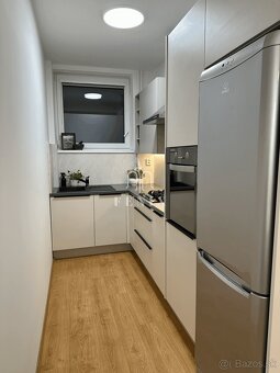 Moderný priestranný 2 izbový byt 50m2+predzáhradka 30 m2+ pa - 3