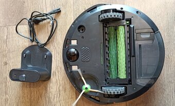 Vysávač iRobot Roomba i3 - 3