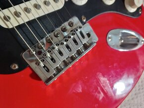 Squier by fender dnes už nevyrabany bullet strat - 3