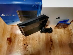 PS4 500GB - 3