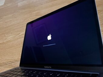 MacBook Pro (13-palcový, M2, 2022) - 3