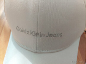 Šiltovka Calvin Klein Jeans, biela - 3