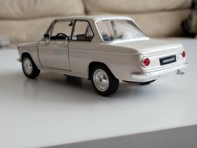 BMW 2002ti 1:24 Welly - 3