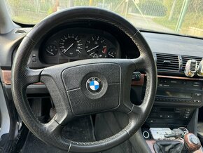 BMW 528i E39 - 3