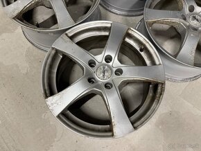 ALU DISKY DEZENT R17 5x114,3 - 3