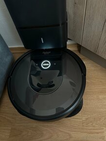 Robotický vysávač iRobot Roomba Combo i8+ v záruke - 3