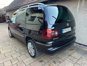 Volkswagen Sharan 1.9 TDI 4Motion 7 Miestny 2010 - 3