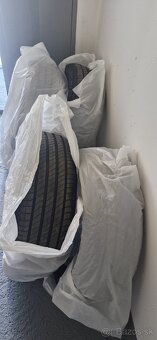 Letné pneumatiky 235/45 R20 - 3