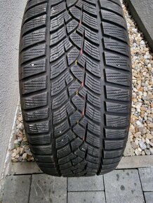 Goodyear UltraGrip Performance 215/55 R16 93H - 3