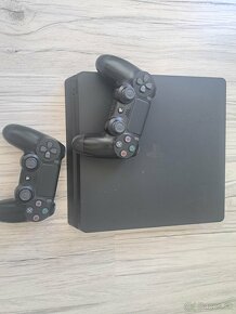 PlayStation 4 Slim 500 GB - 3