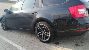 Skoda octavia combi 2.0 tdi dsg - 3