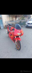 Yamaha FZR 1000 - 3