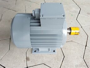 Predám pätkový el.motor 1,1kW 1440ot hriadeľ 24mm - 3