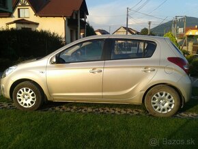 Hyundai i20 1,2i 78k, 1.majiteľ, kúpené v SR - 3