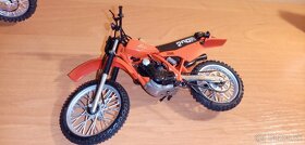 Model motorky Honda 200R - 3