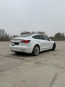 Tesla Model 3 Long Range Autopilot premium interiér - 3