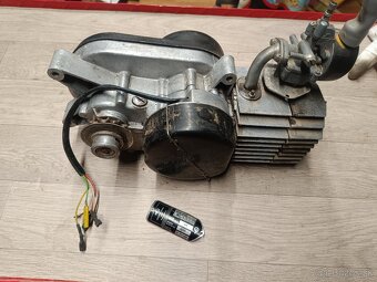 Motor babetta 210 + štítok - 3