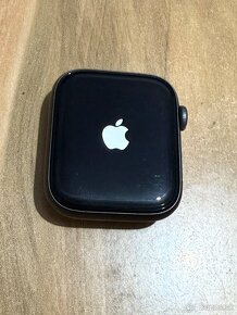 Predám Apple Watch 4 44mm Malé známky opotrebovania - 3