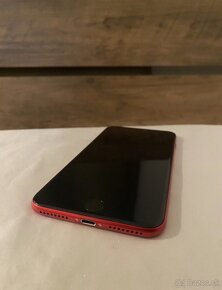 iPhone 8 PLUS - product RED - 3