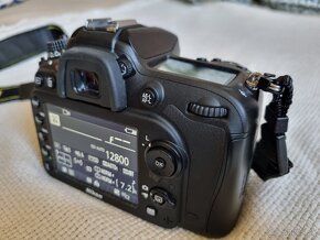 Nikon D7200

 - 3