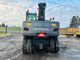 Kolové rypadlo VOLVO EW140B, rototilt Engcon s kleštěmi - 3