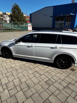 Volkswagen Passat Variant 2.0 TDI BMT Highline R-Line DSG - 3