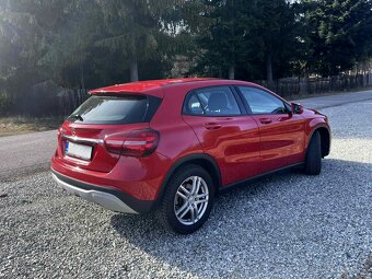 Mercedes-Benz GLA 180d - 3