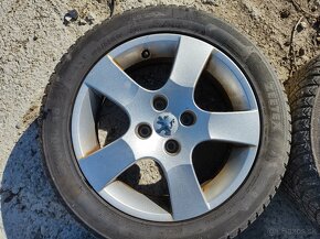 195/55 R16 Peugeot 4x108 - 3