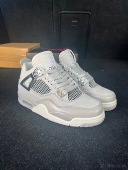 Jordan 4 Retro Frozen Moments - 3