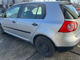 Predám náhradné diely na Volkswagen Golf 5 1,4benzin - 3