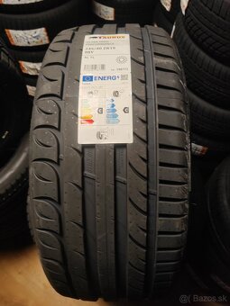 Letné pneu TAURUS 245/40 r19 - nové - 3