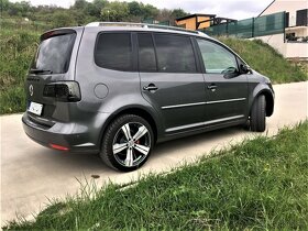 VW Touran 1.6 TDI - PANORAMA - 3