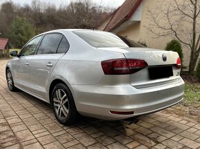 VOLKSWAGEN JETTA HIGHLINE - 3